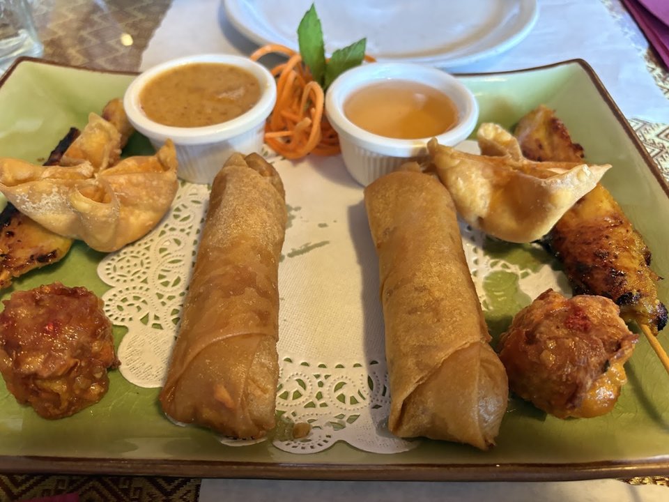 Casual restaurant tables set for dine-in meals.