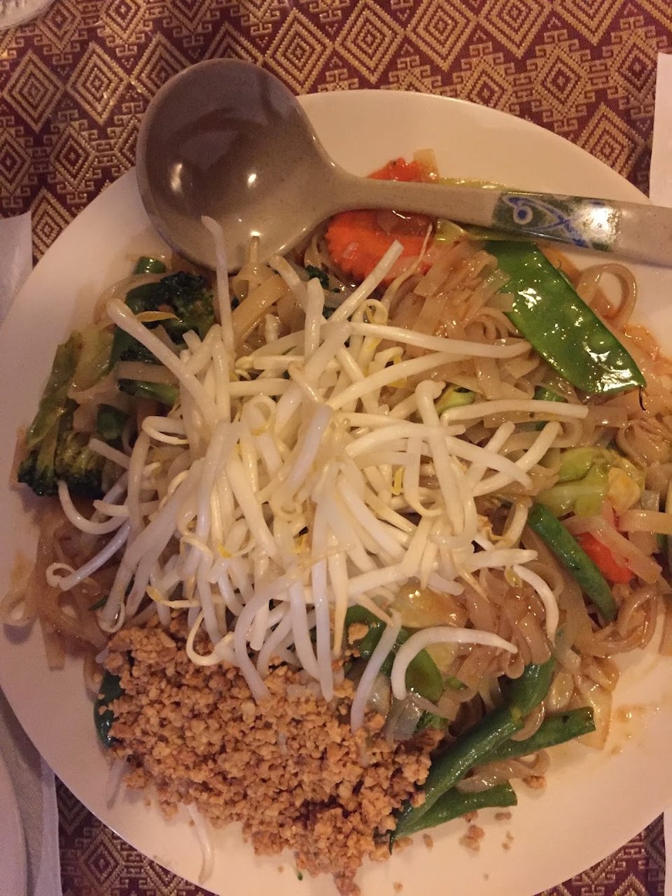 Menu page for Thai curries, noodles, and fried rice.